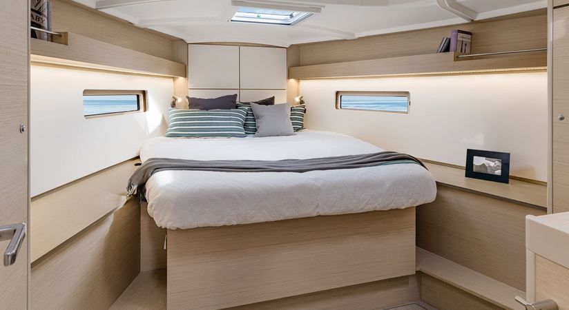 Beneteau Oceanis 40.1 | Aurora Lane