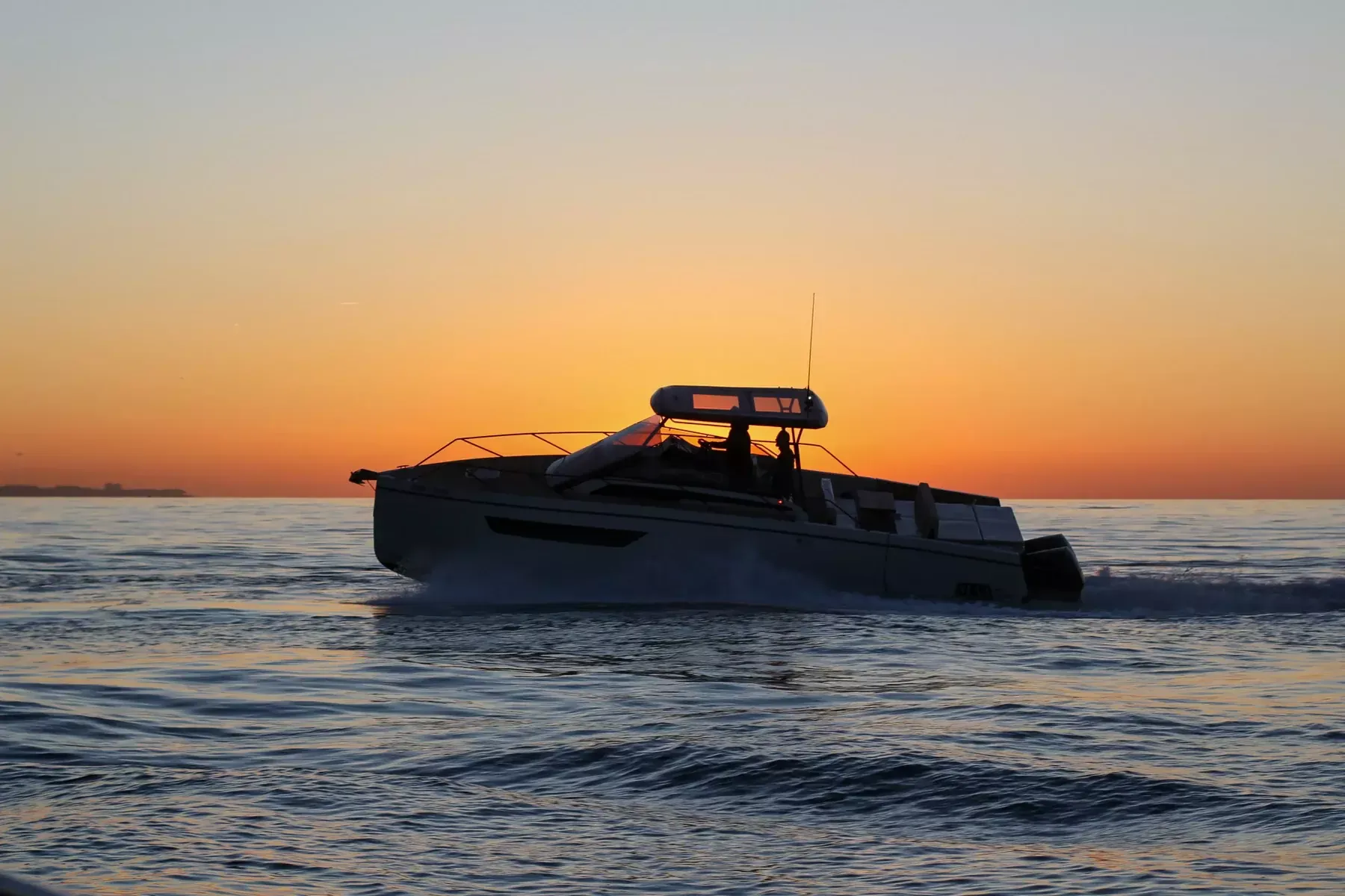 Nuva Yachts M11 | Ramblero