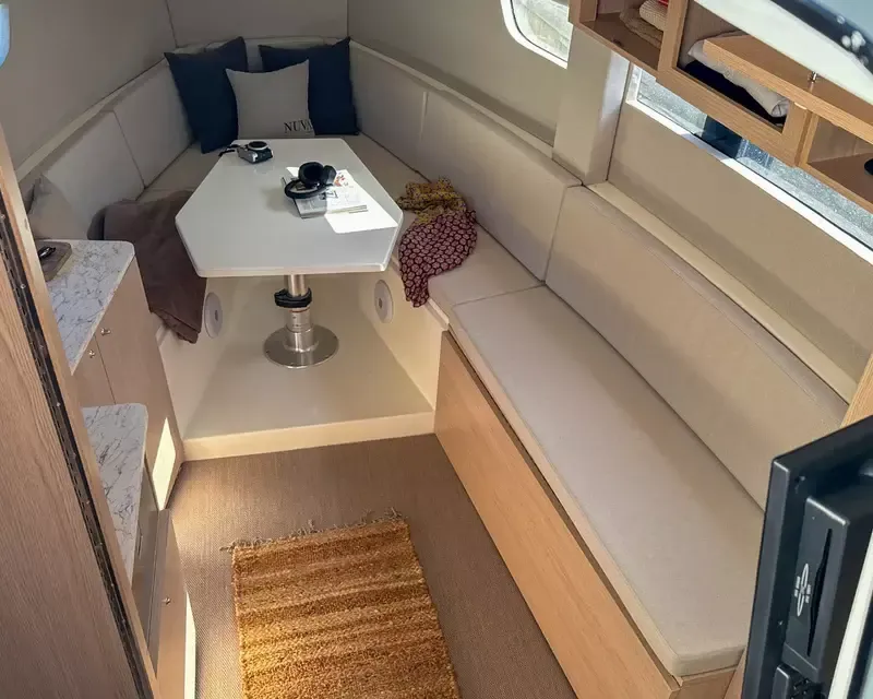 Nuva Yachts M11 | Ramblero