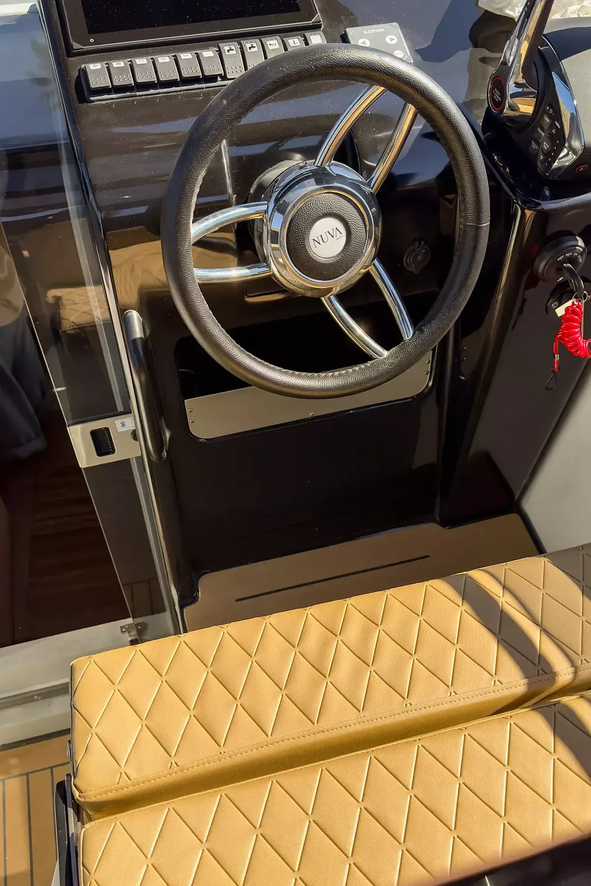 Nuva Yachts M11 | Ramblero