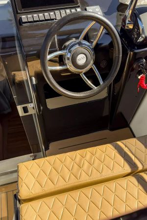 Nuva Yachts M11 | Ramblero