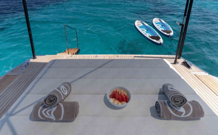 Anvera 48 | Breeze