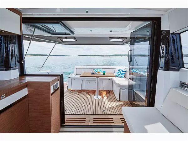 Jeanneau 37 | Royal