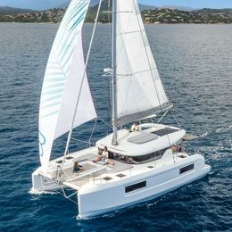 Lagoon 38 | Manos