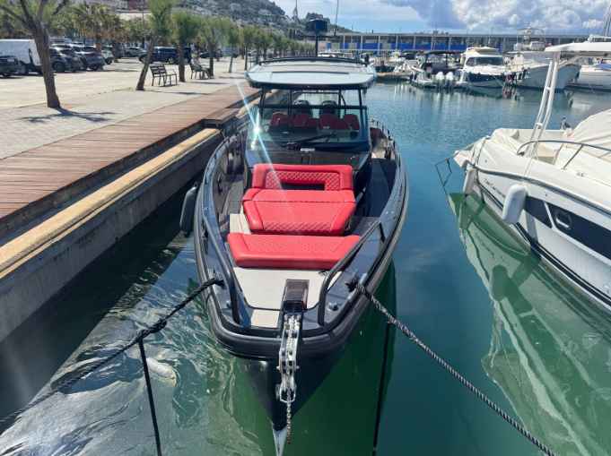 Axopar T-Top Brabus Line 37 | Pacha