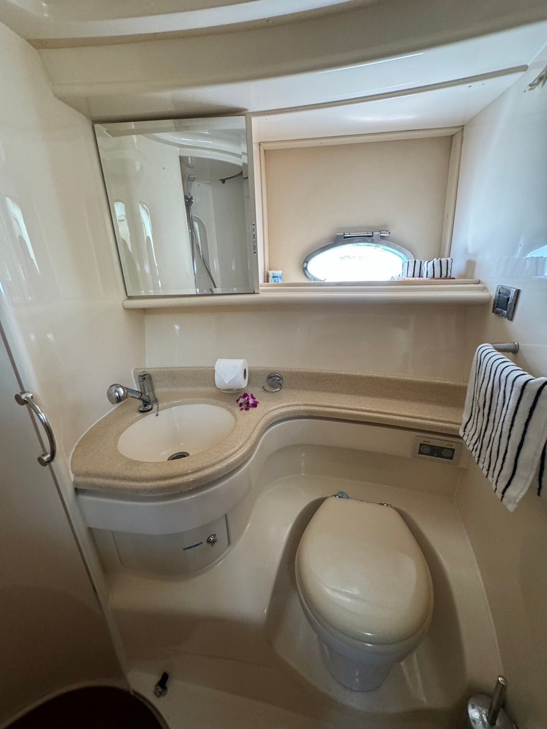 Azimut 46 | Mas Que Aqua