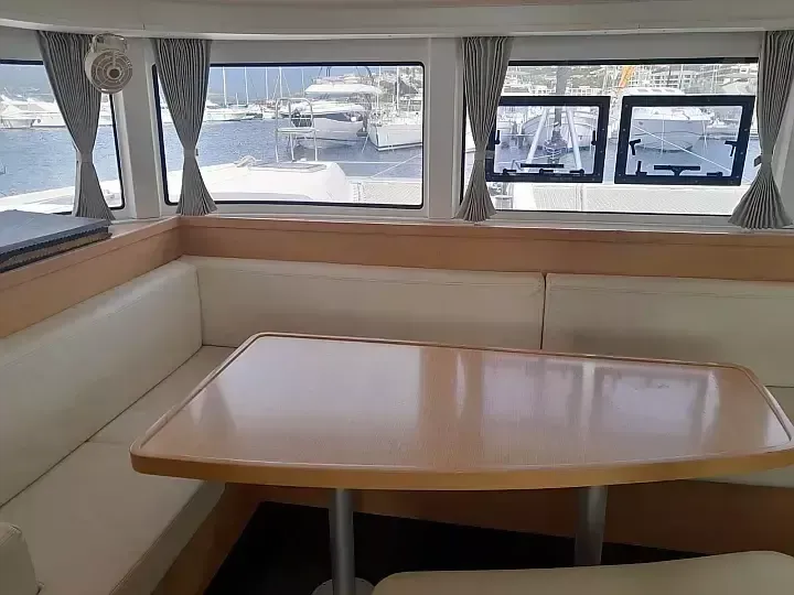 Lagoon 42 | Speranza B&B