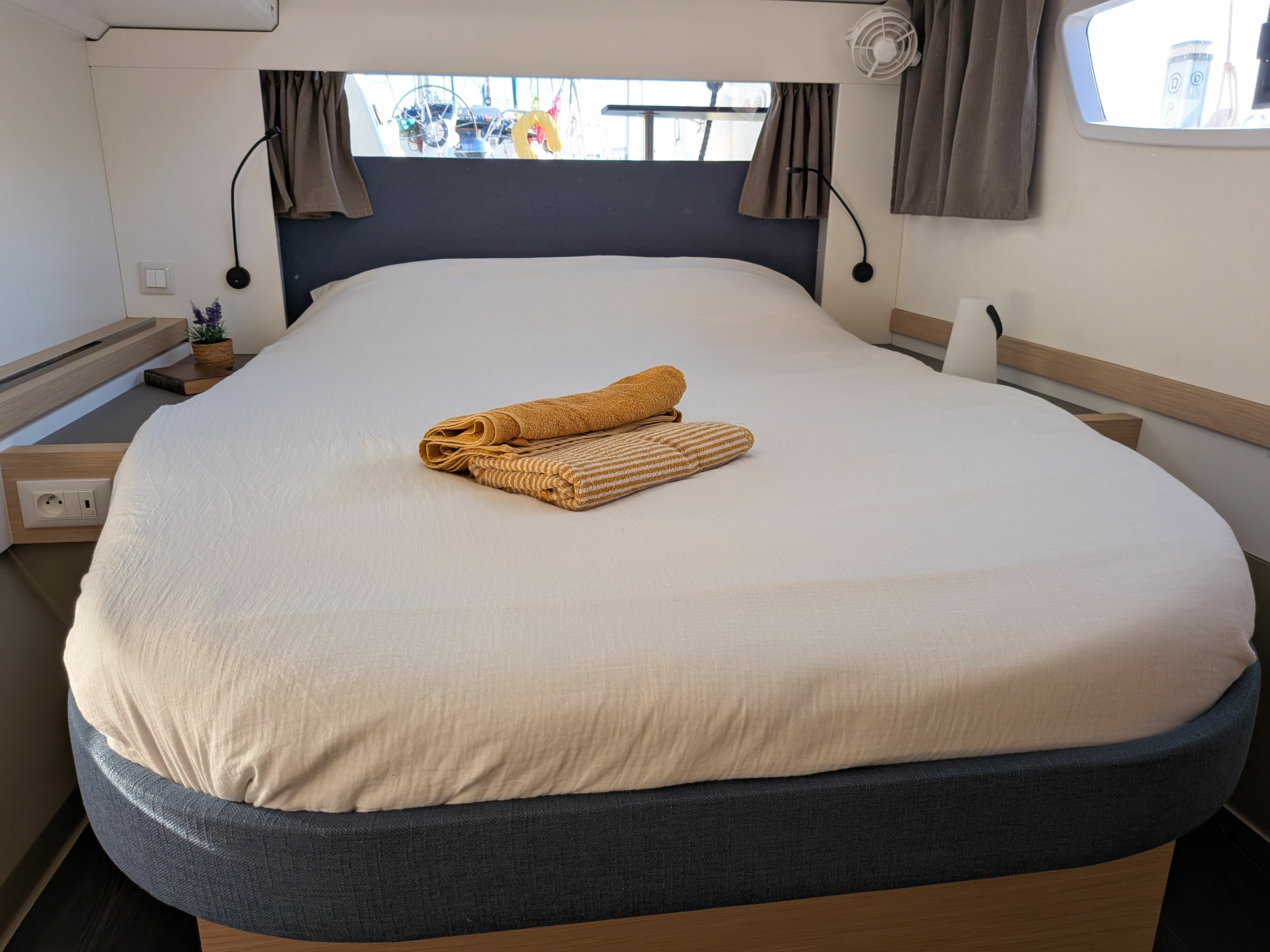 Fountaine Pajot Astrea 42 | Seaview