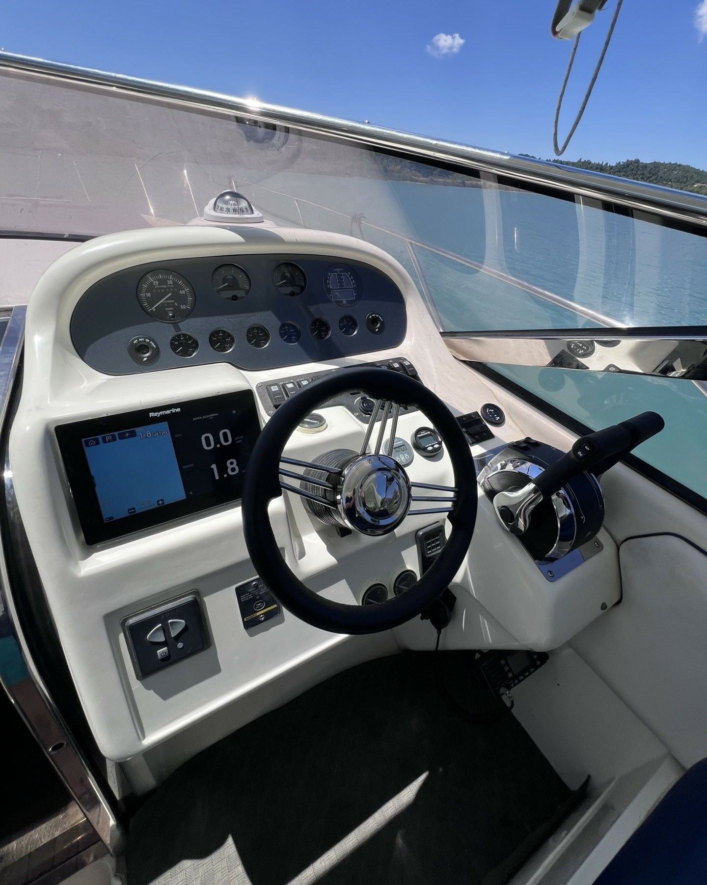 Sunseeker Martinique 39 | White Eagle