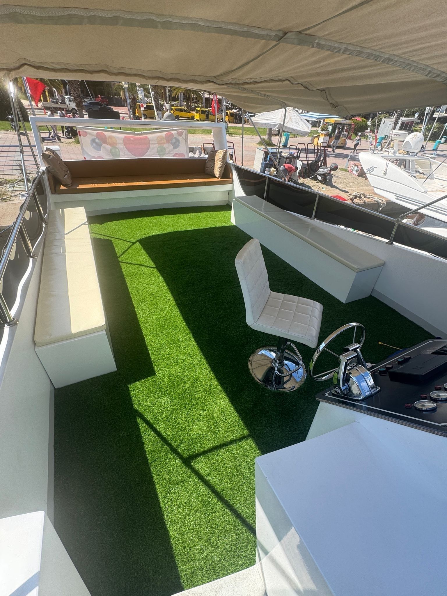 Custom Built 42 | Azura