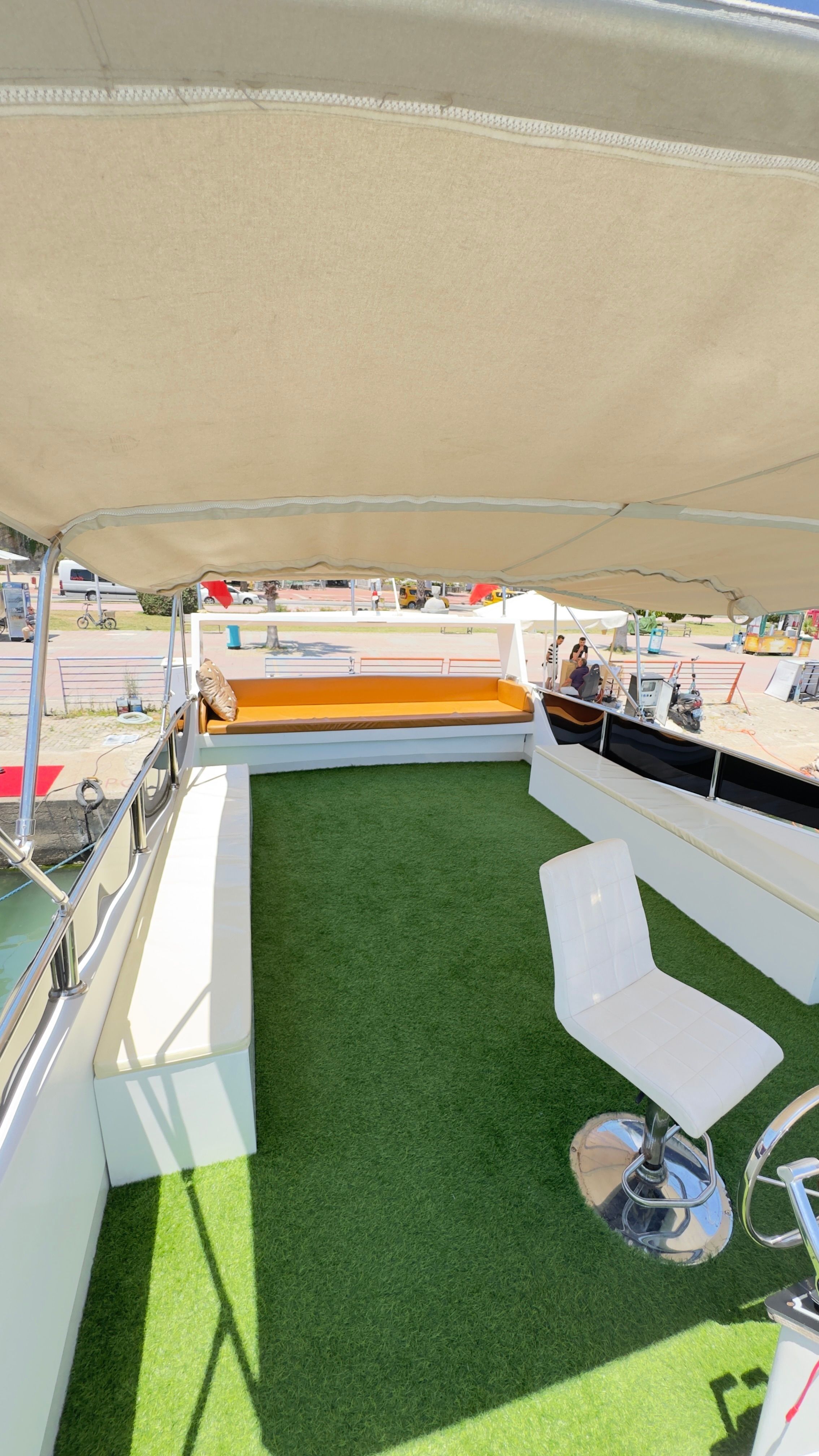 Custom Built 42 | Azura