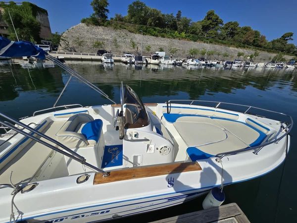 Mano Marine 21.50 Sport Fish | Light Blue