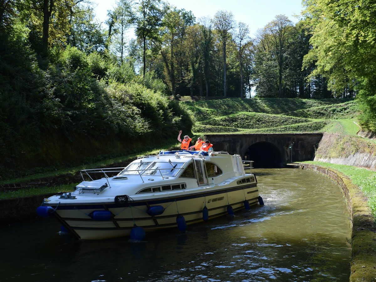 Haines Navig 40 | 16