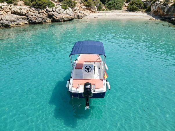 Bond Yachts 13 | La Bond