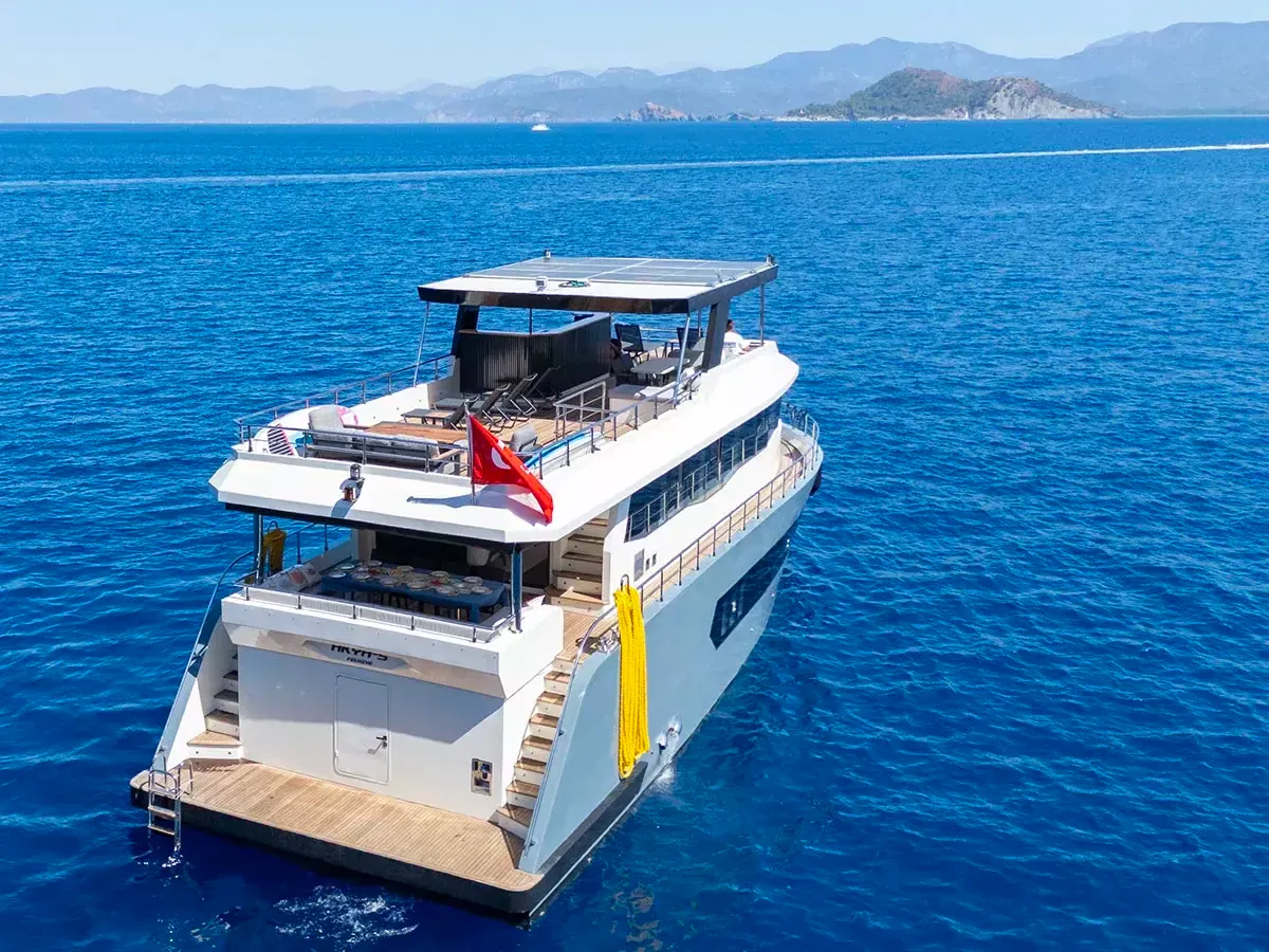 Trawler 72 | Akya S