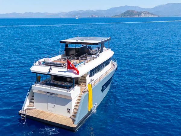 Trawler 72 | Akya S