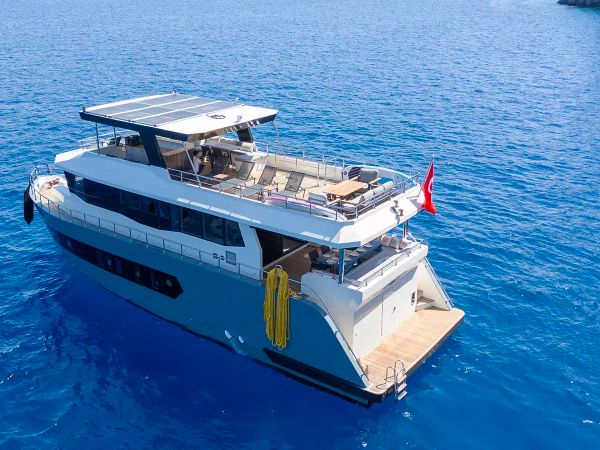 Trawler 72 | Akya S