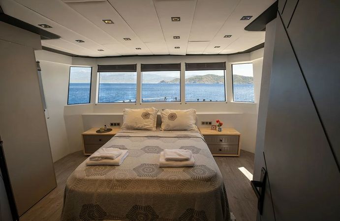 Trawler 72 | Akya S