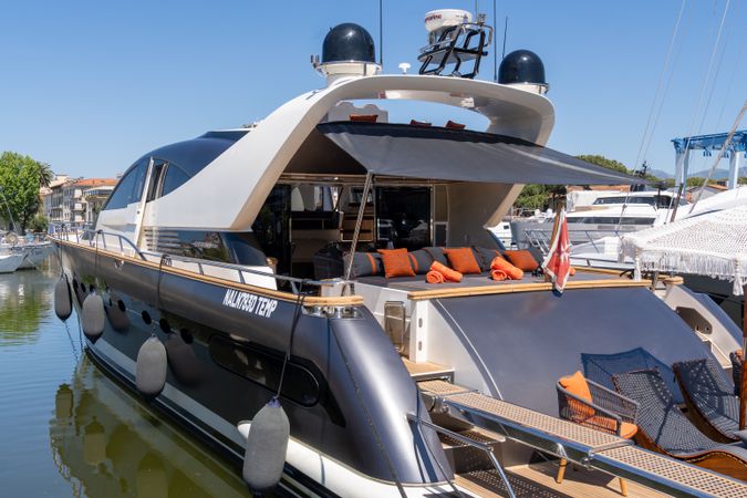 Cerri Cantieri Navali 86 | Le One