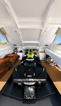 Cerri Cantieri Navali 86 | Le One