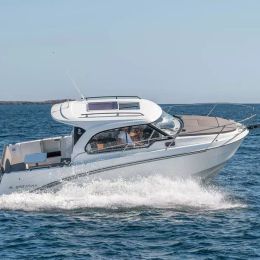 Beneteau Antares 8 | Nevera
