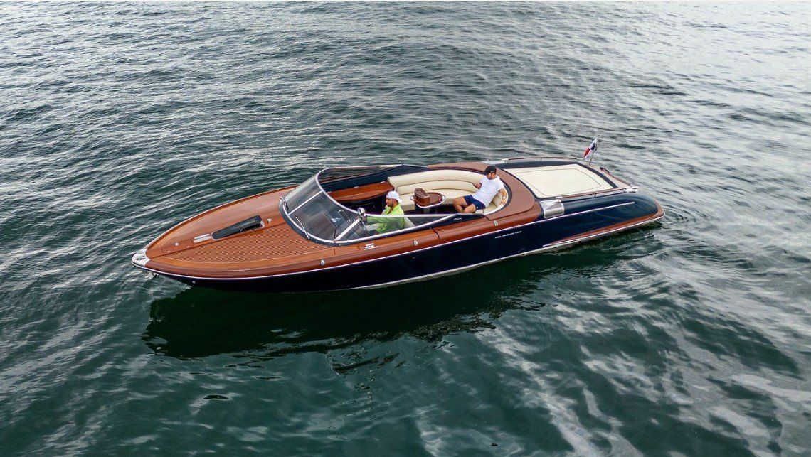 Riva 33 | Aqua 2