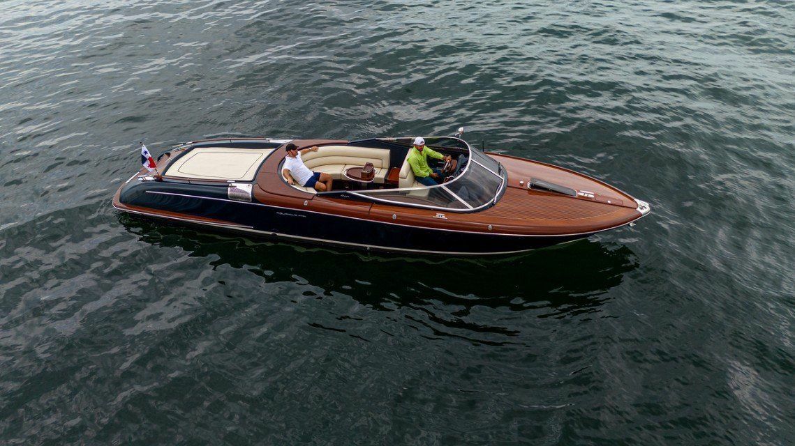 Riva 33 | Aqua 2
