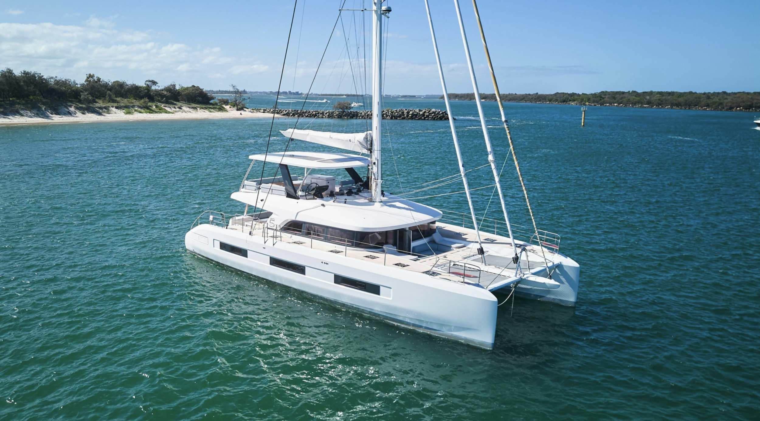 Lagoon Sixty 5 | Amarea