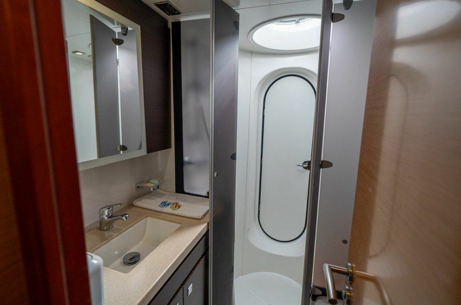 Fountaine Pajot Tanna 47 | Knot @ work