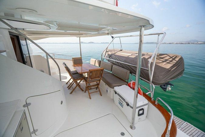 Fountaine Pajot Tanna 47 | Knot @ work
