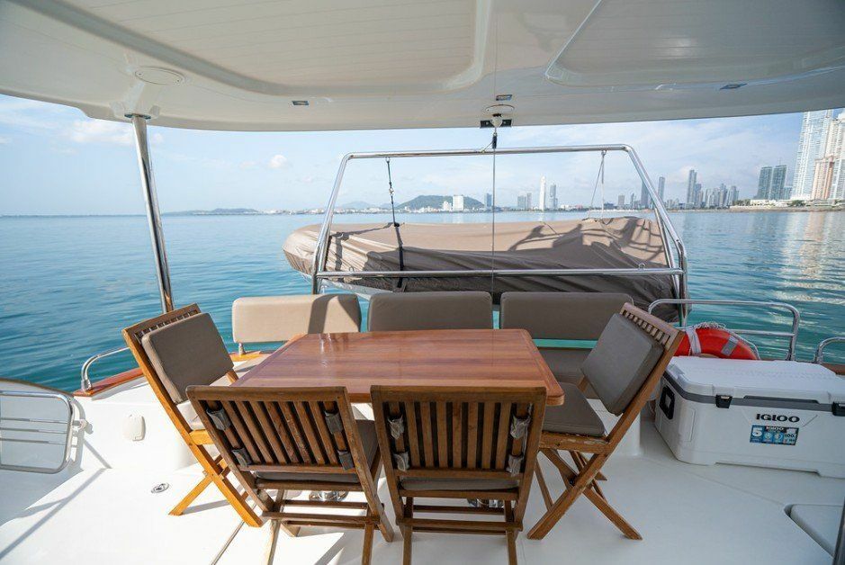 Fountaine Pajot Tanna 47 | Knot @ work