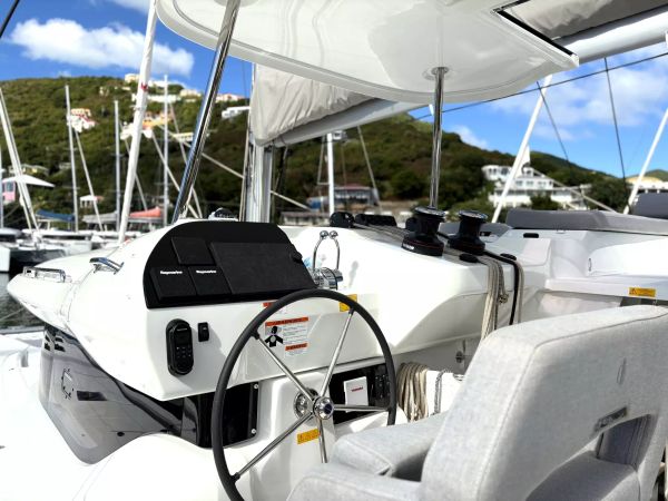 Lagoon 43 | Salty Finn