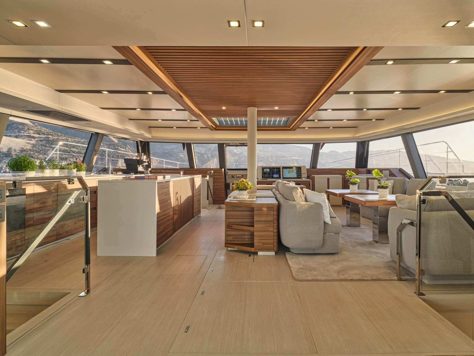 Fountaine Pajot Thira 80 | Sol Madinina