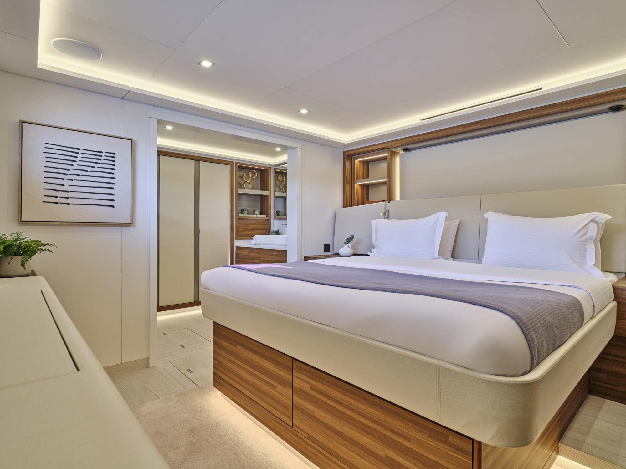 Fountaine Pajot Thira 80 | Sol Madinina