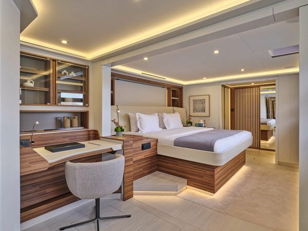 Fountaine Pajot Thira 80 | Sol Madinina