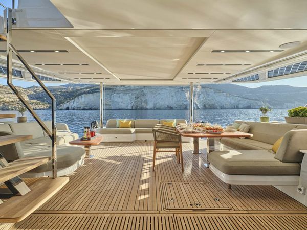 Fountaine Pajot Thira 80 | Sol Madinina