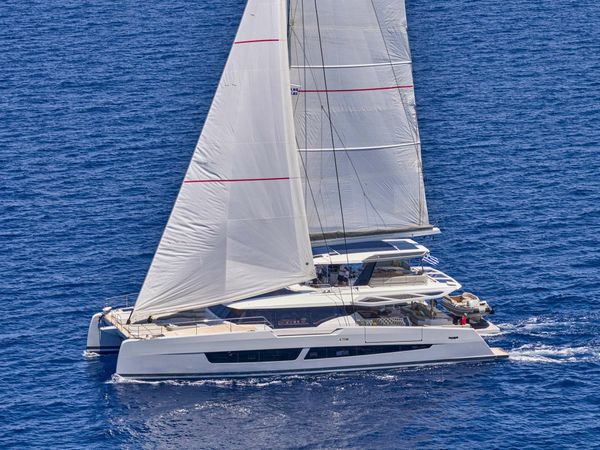 Fountaine Pajot Thira 80 | Sol Madinina