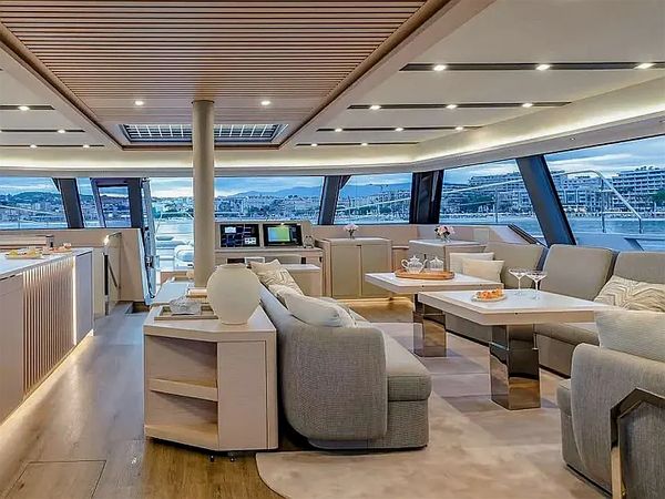 Fountaine Pajot Thira 80 | Sol Madinina