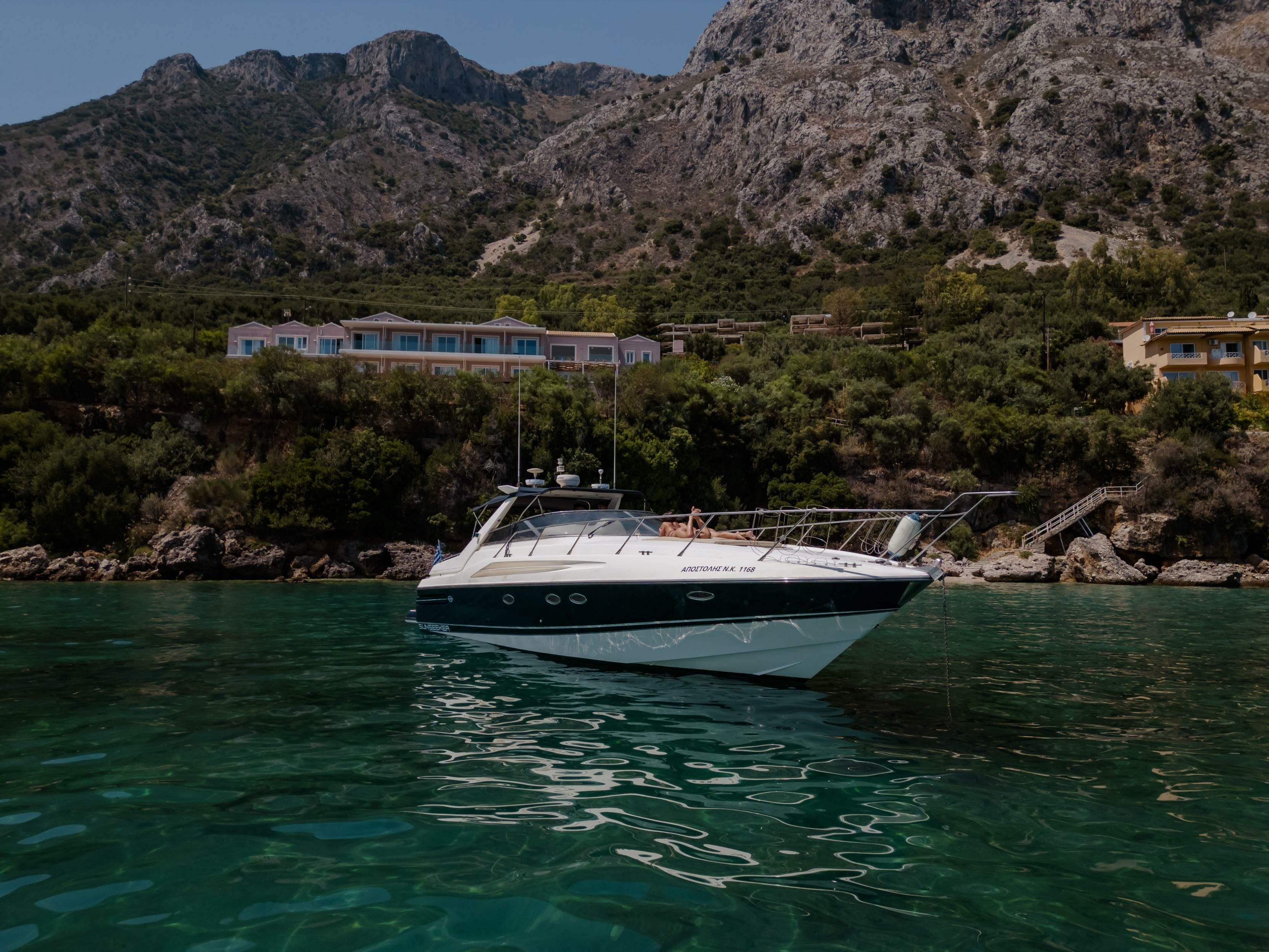 Sunseeker Mustique 42 | Apostolis