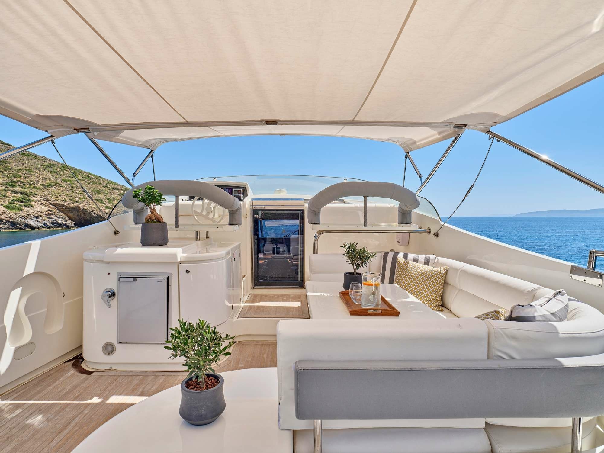 Ferretti 80 | Apeiron Blue