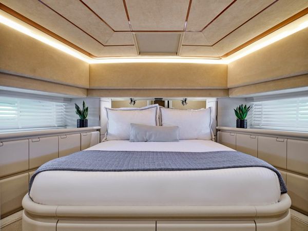 Ferretti 80 | Apeiron Blue