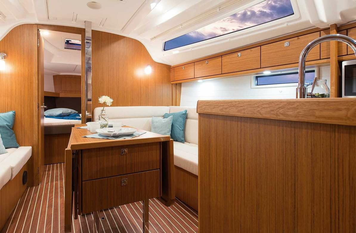 Bavaria Cruiser 37 | Hugo