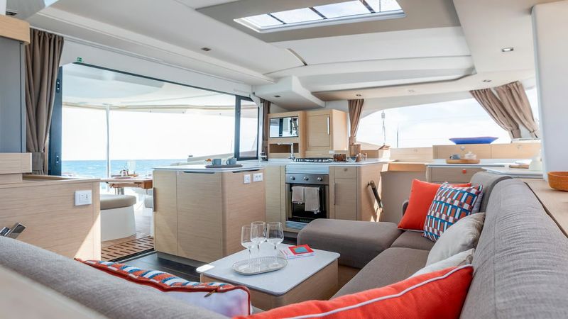 Fountaine Pajot FP44 | Raven
