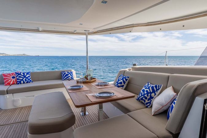 Fountaine Pajot FP44 | Blue Escape