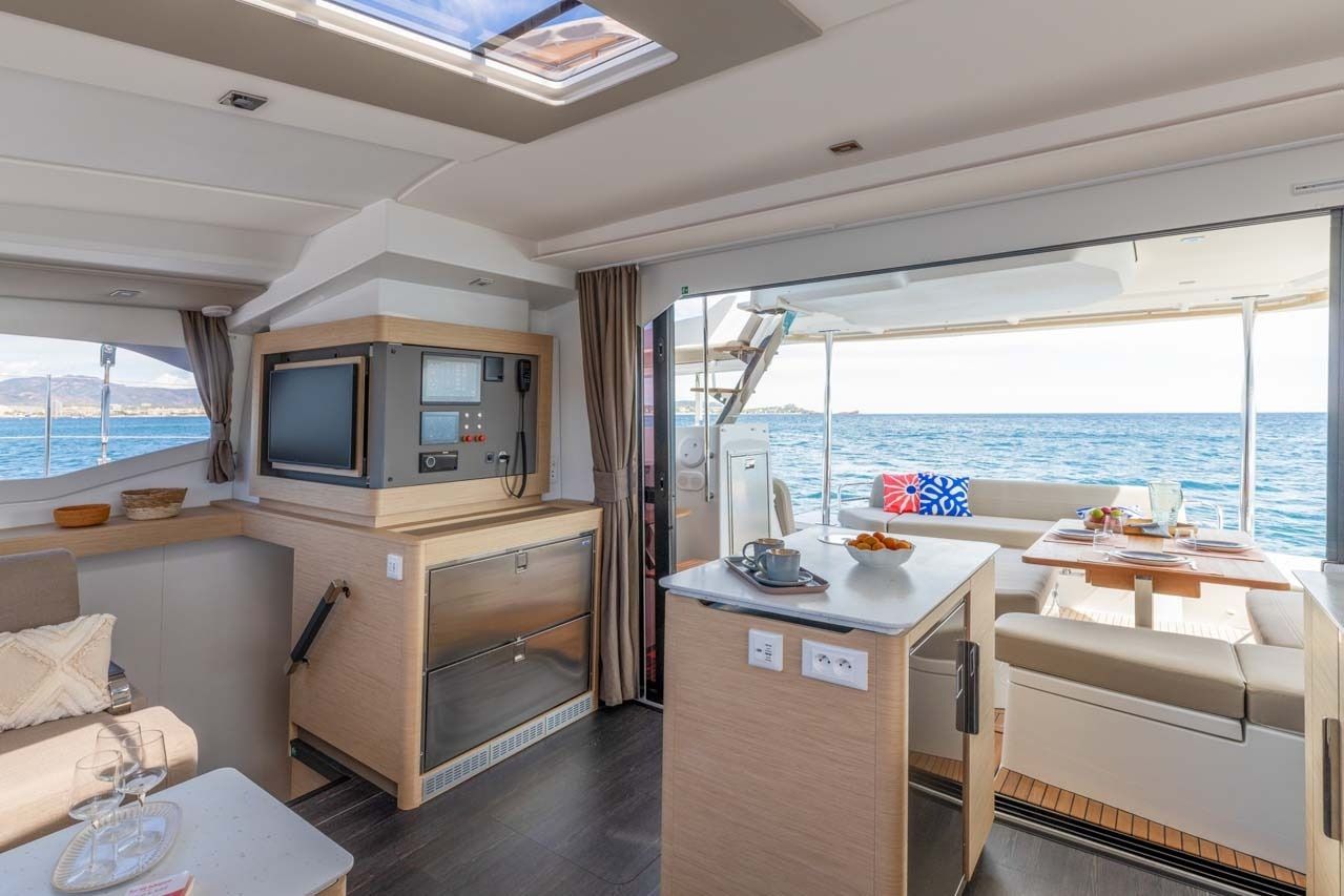 Fountaine Pajot FP44 | Blue Escape