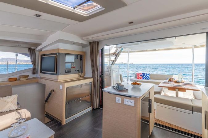 Fountaine Pajot FP44 | Blue Escape