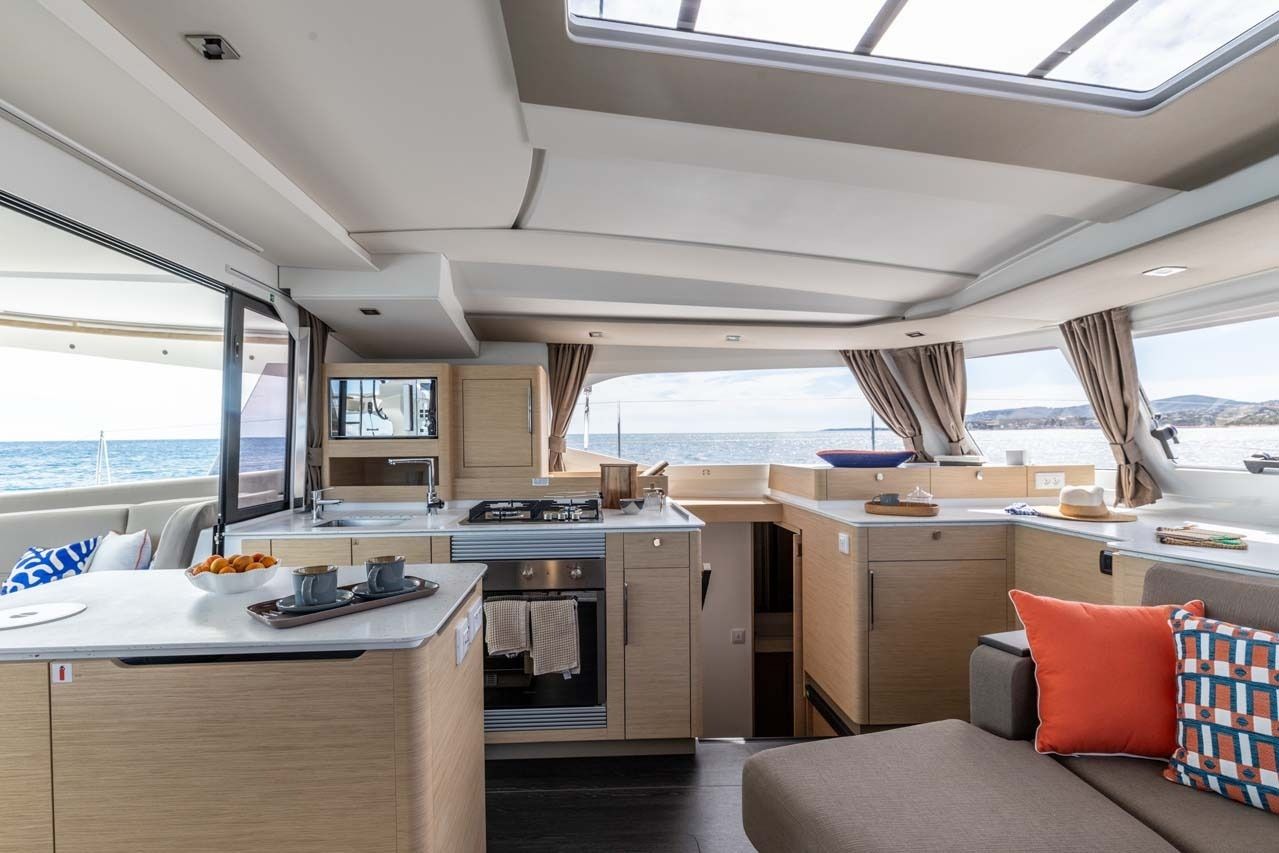 Fountaine Pajot FP44 | Blue Escape