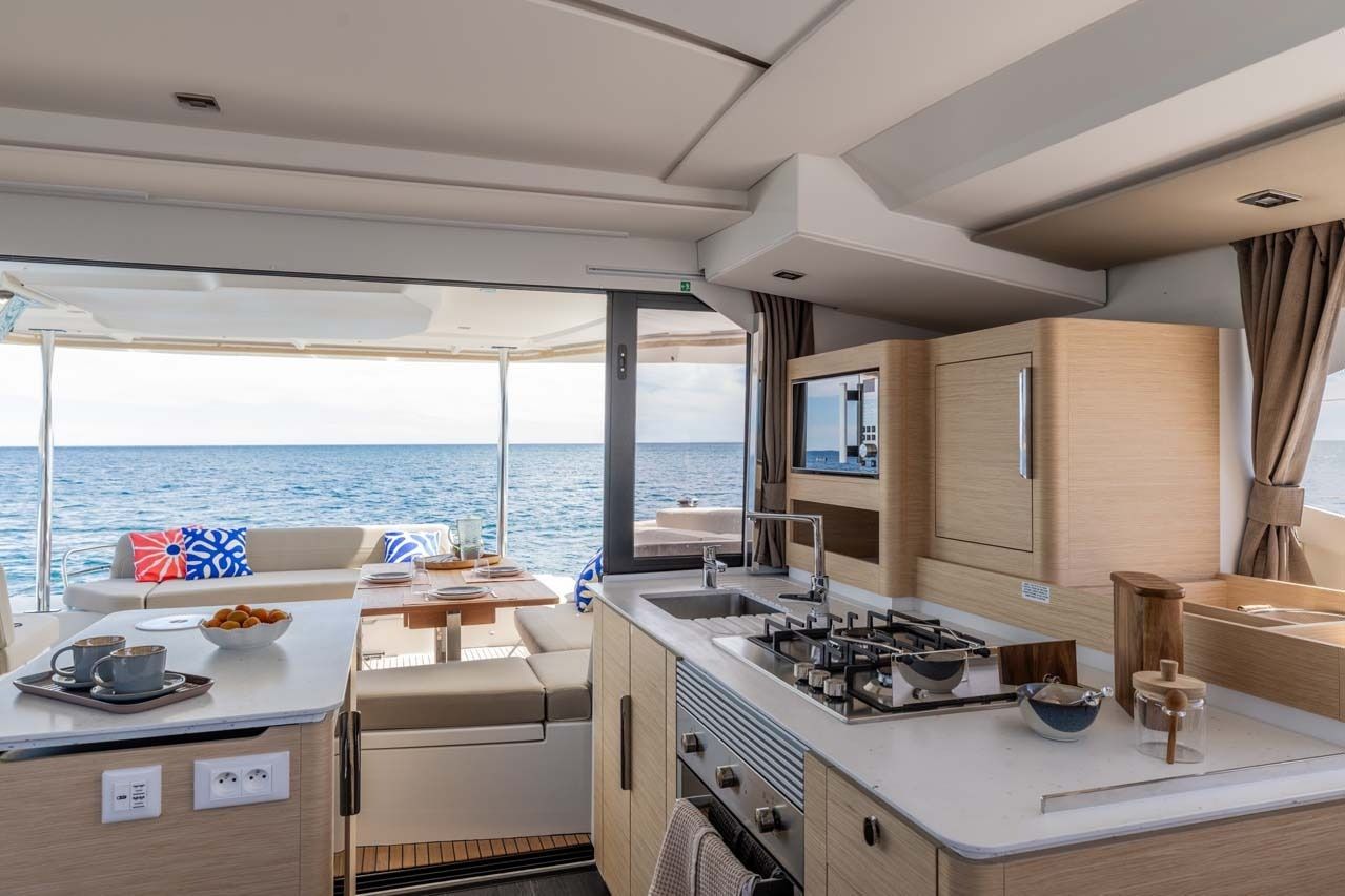 Fountaine Pajot FP44 | Blue Escape