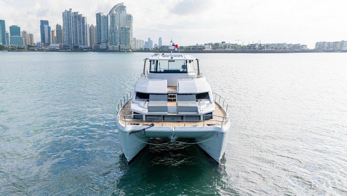 Aquila 54 | Eclipse