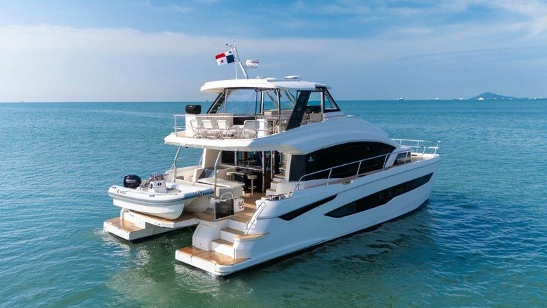 Aquila 54 | Eclipse